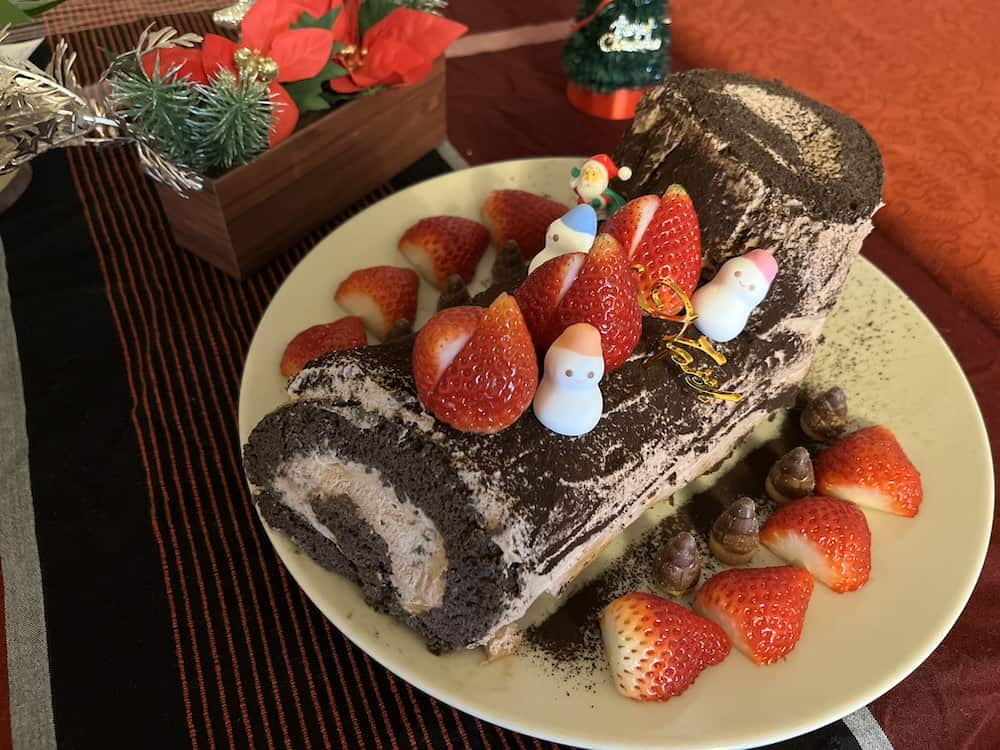 strawberry takenokonosato and Bûche de Noël