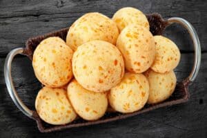 Brazilian cheese bread (pão de queijo)