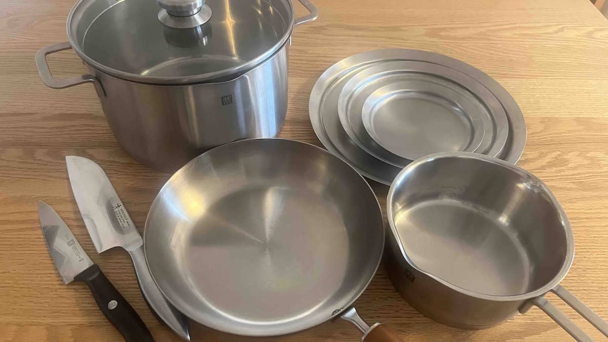 フライパンに鍋や包丁、セットプレート。買ってよかったステンレス調理 