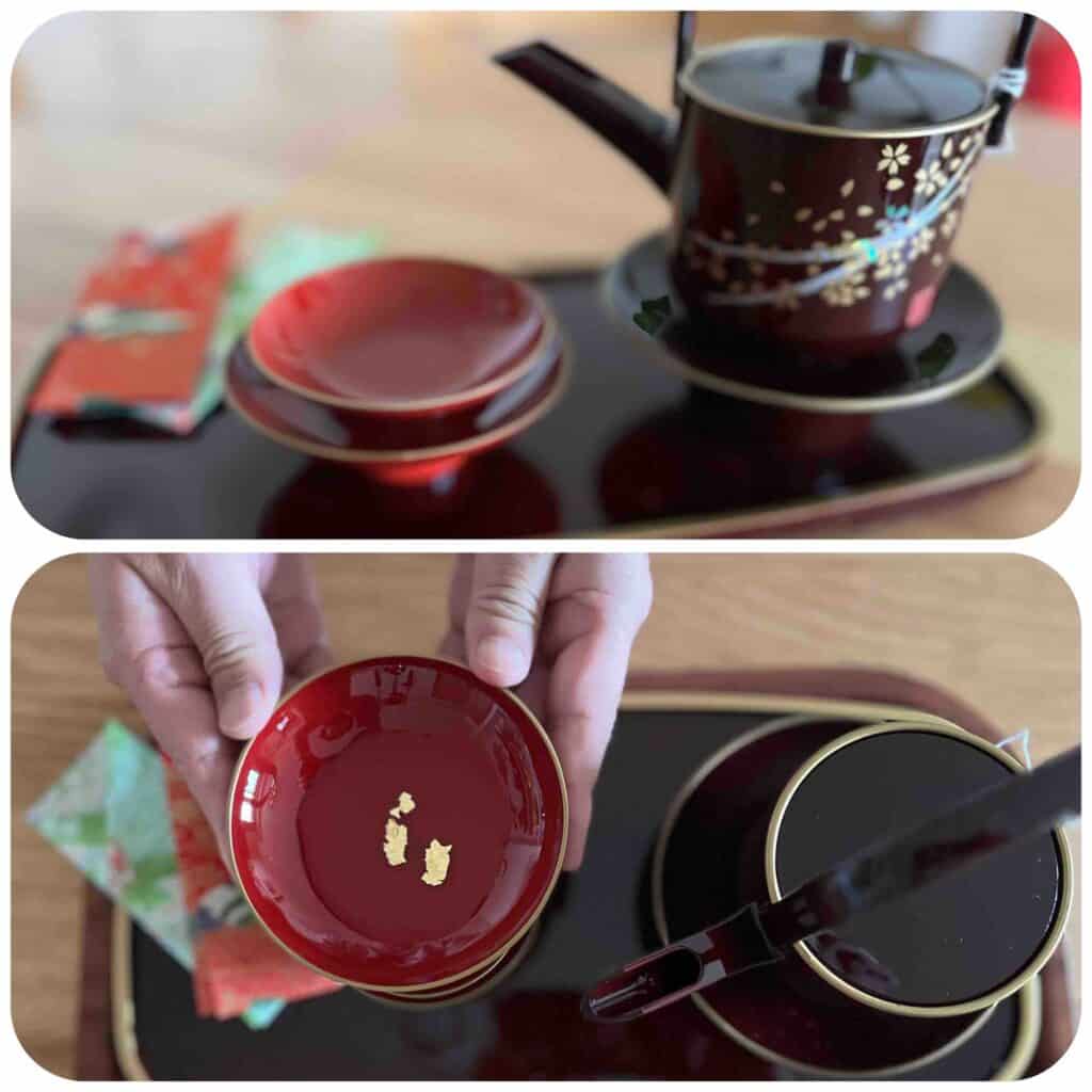 ノンアルお屠蘇を屠蘇器で盃に組み交わす