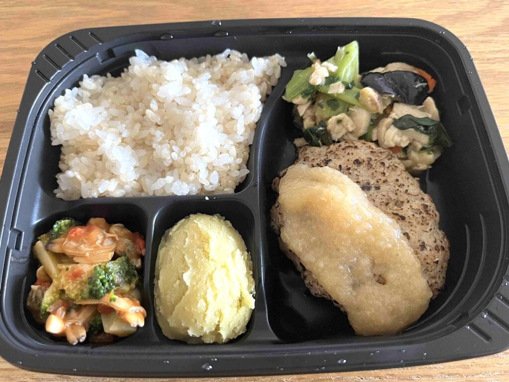 解凍したハンバーグ弁当