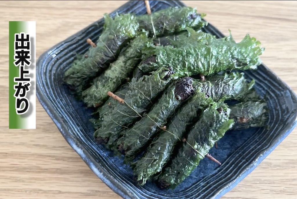 出来上がって皿に盛ったしそ巻き